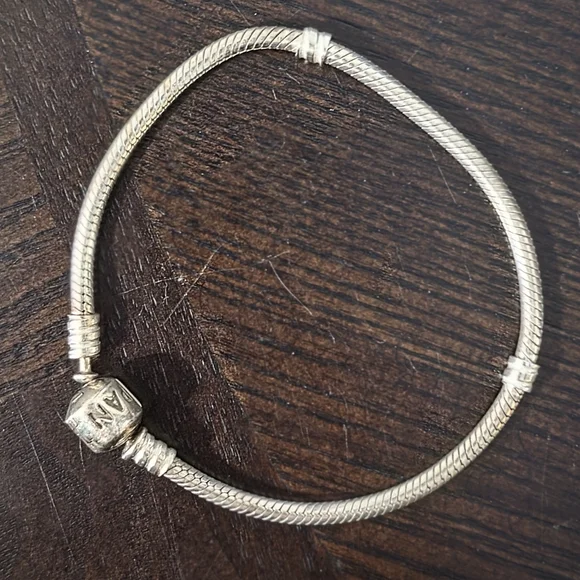 Pandora Moments Barrel Clasp Snake Chain Bracelet - Picture 1 of 5